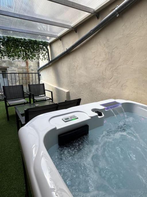 Luxury Room - Havre De Paix Avec Jacuzzi Prive Bar-le-Duc Exterior photo